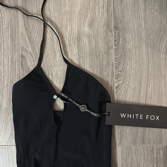 WhiteFox “keep them guessing” romper - Picture 4 of 5